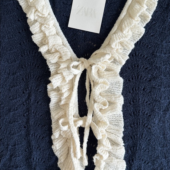 Zara Contrast Ruffle Top - Picture 7 of 9